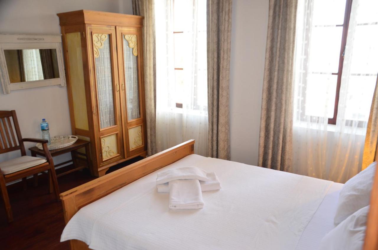 Aliye Hanim Hotel Ayvalı Exteriör bild