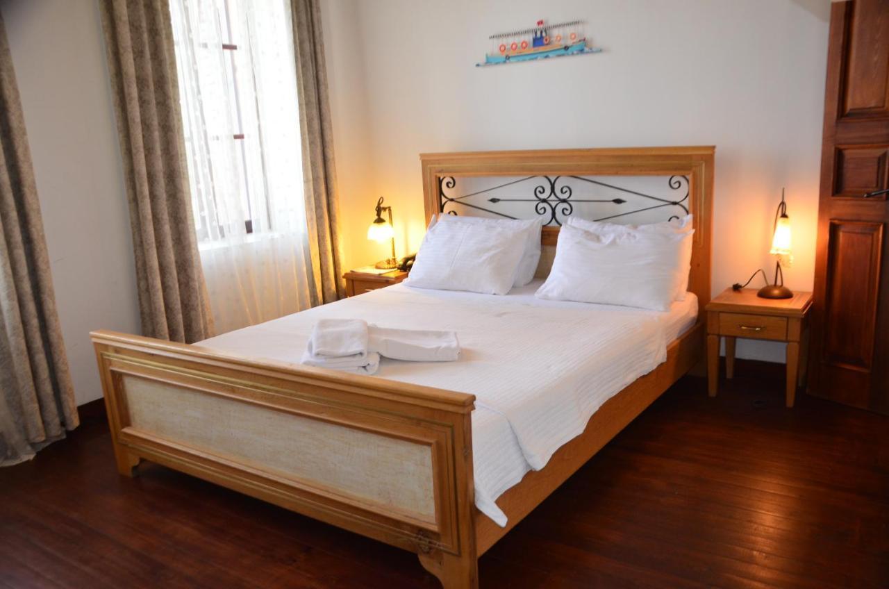 Aliye Hanim Hotel Ayvalı Exteriör bild