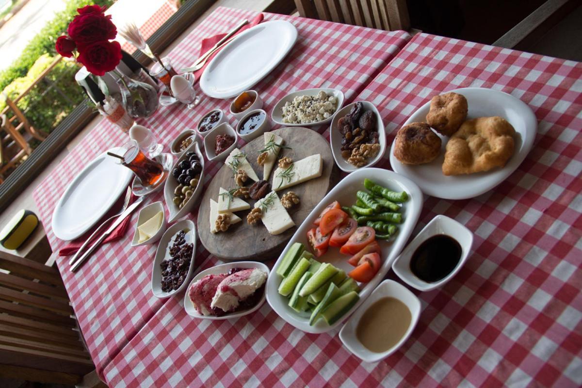 Aliye Hanim Hotel Ayvalı Exteriör bild