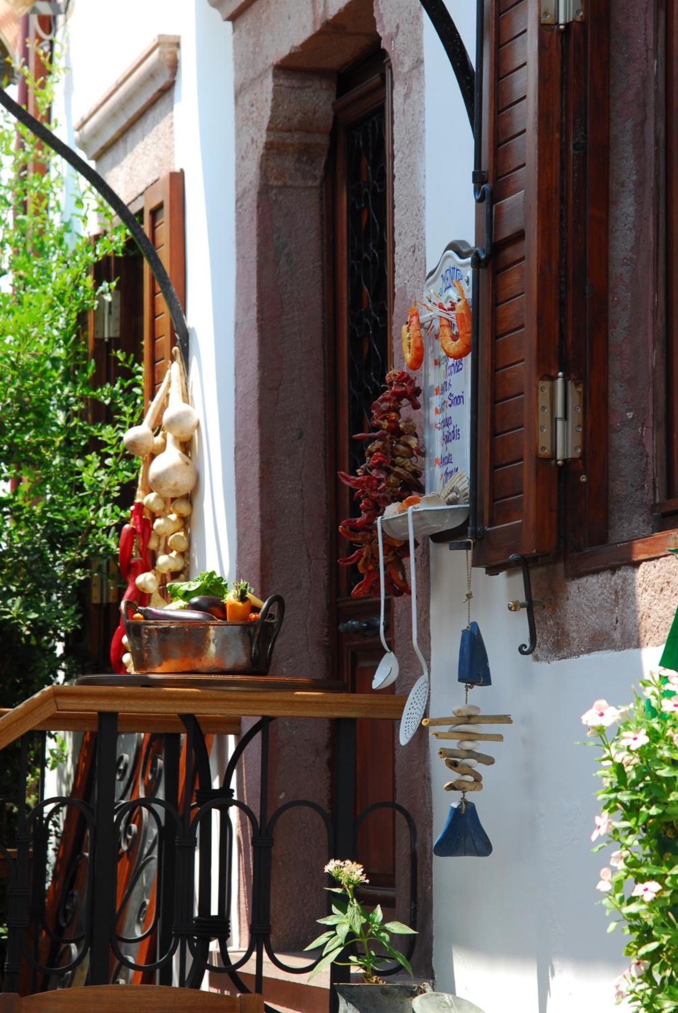 Aliye Hanim Hotel Ayvalı Exteriör bild