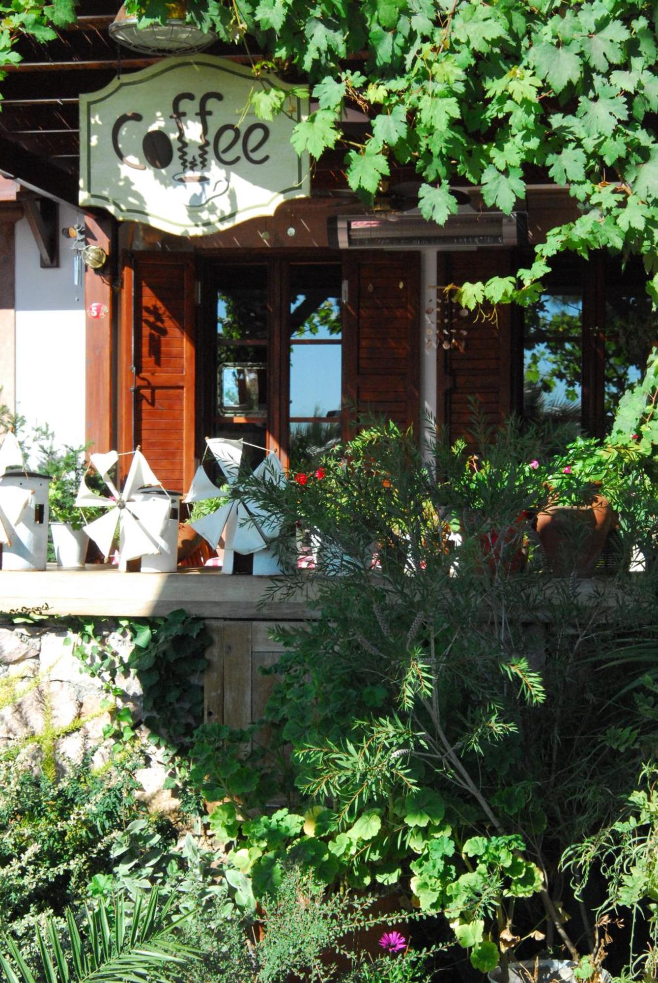 Aliye Hanim Hotel Ayvalı Exteriör bild
